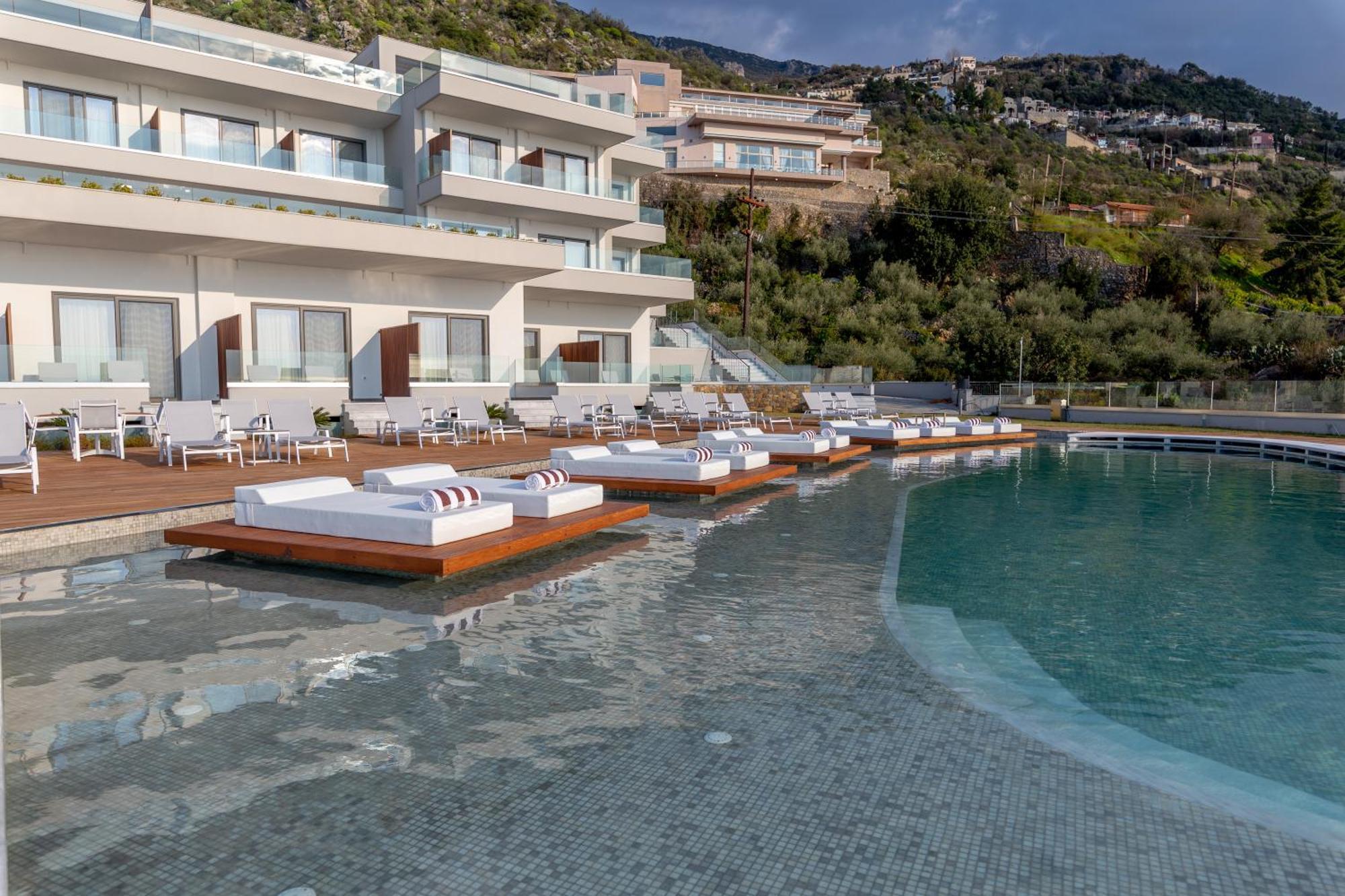 Messinian Icon Hotel & Suites Каламата Екстериор снимка