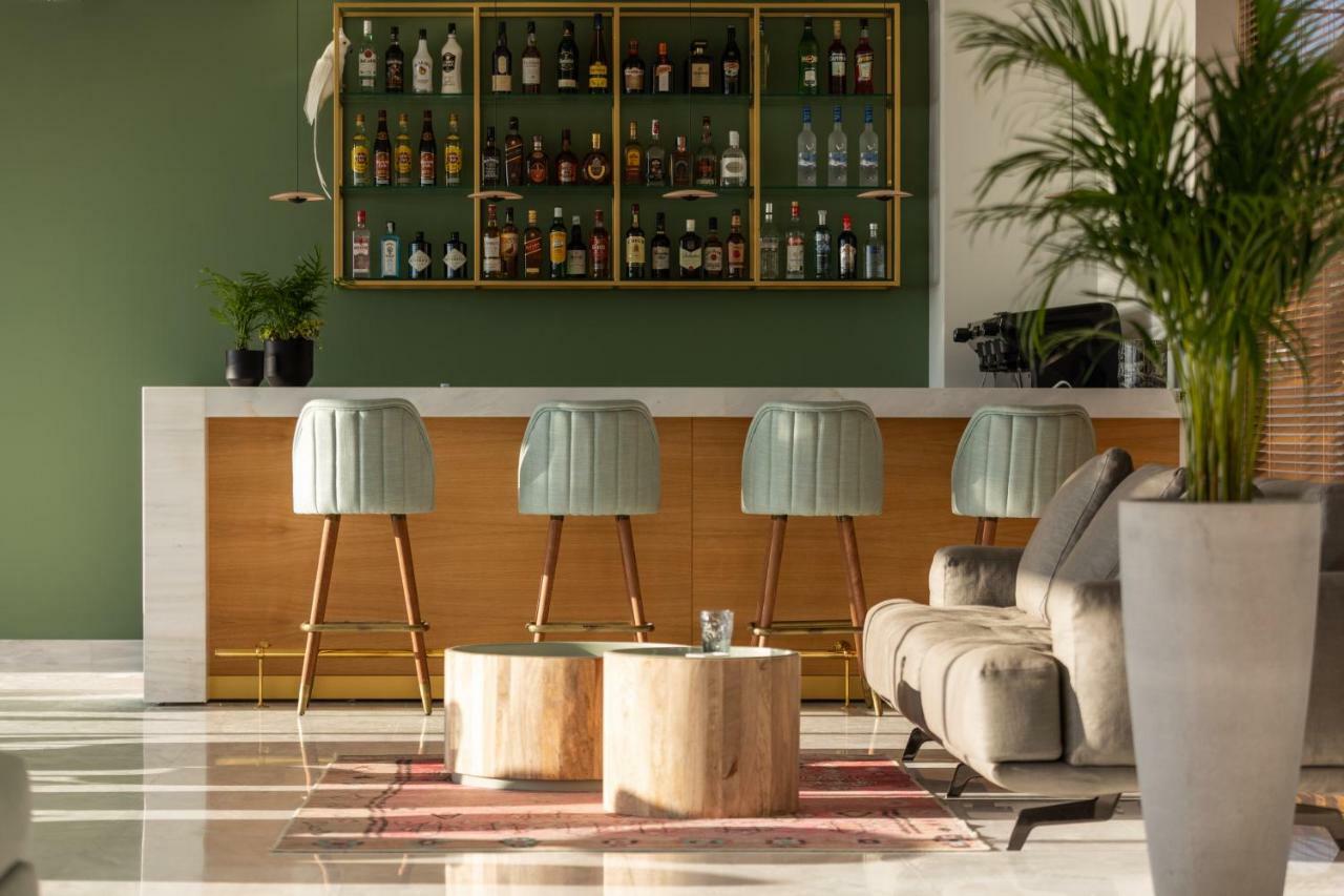 Messinian Icon Hotel & Suites Каламата Екстериор снимка